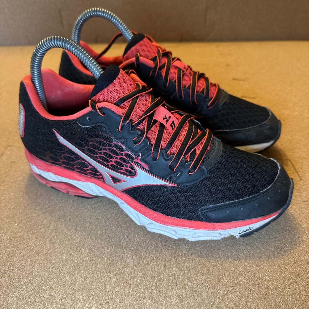Mizuno Wave Inspire 11 Womens Size 6.5 Running Shoes Black Pink Silver Sneakers